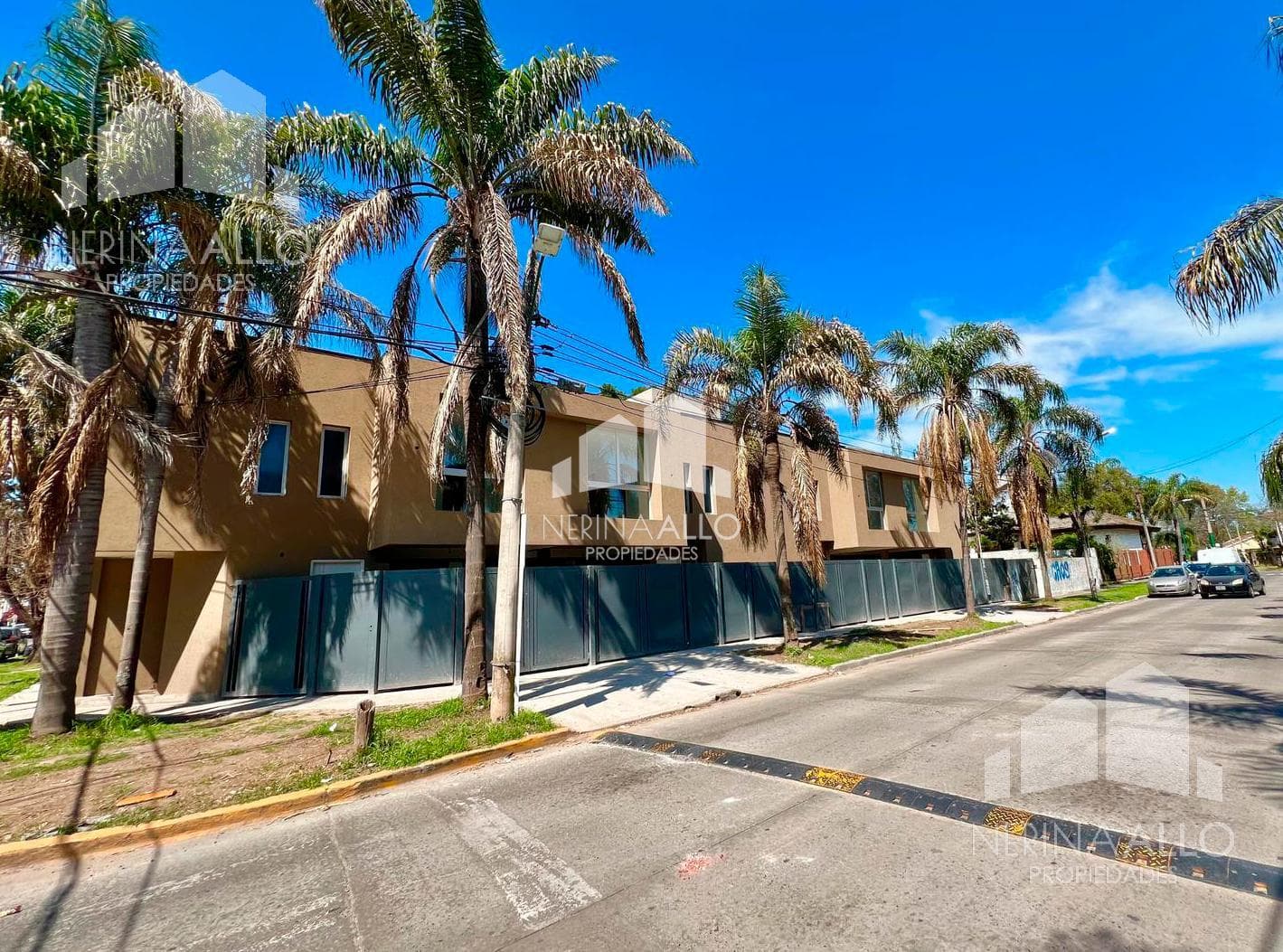 FOR SALE: 4-ROOM APARTMENT IN NORTH ITUZAINGO
