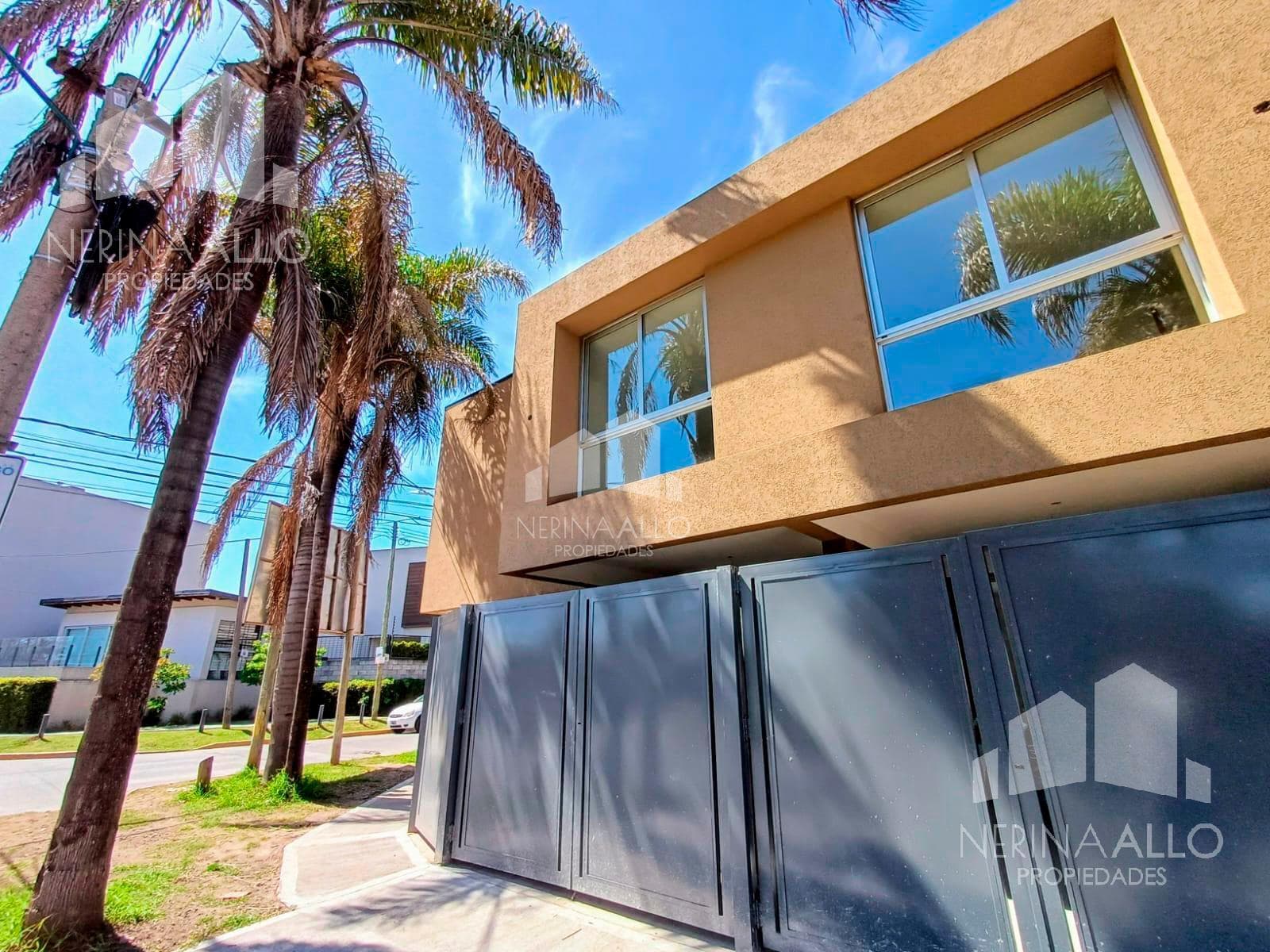 FOR SALE: 4-ROOM APARTMENT IN NORTH ITUZAINGO