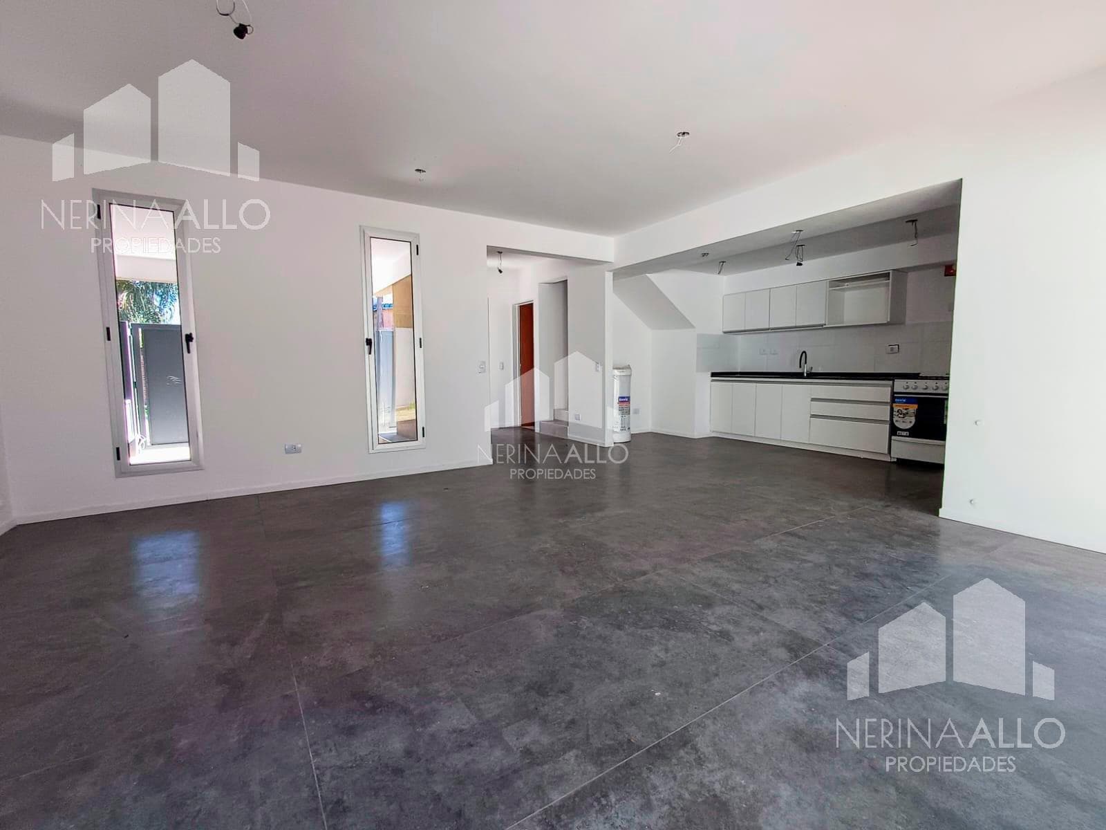 FOR SALE: 4-ROOM APARTMENT IN NORTH ITUZAINGO