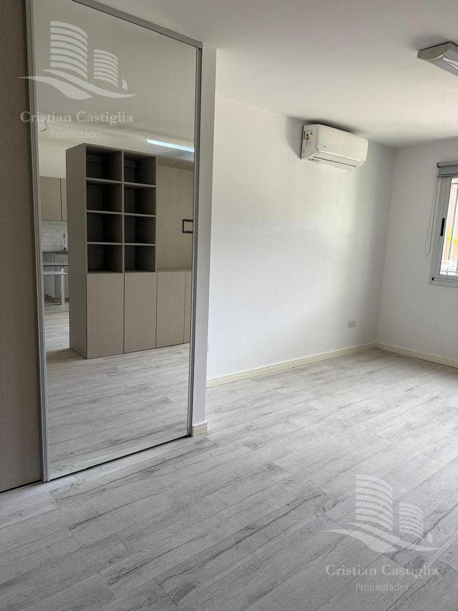 For Sale - 2-Bedroom Apartment Suitable for Professionals, with Balcony and Grill - Tigre, Northern Area