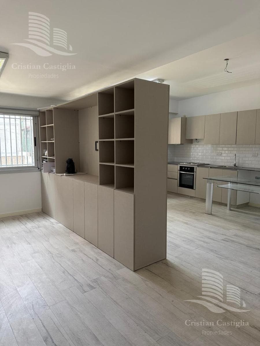 For Sale - 2-Bedroom Apartment Suitable for Professionals, with Balcony and Grill - Tigre, Northern Area
