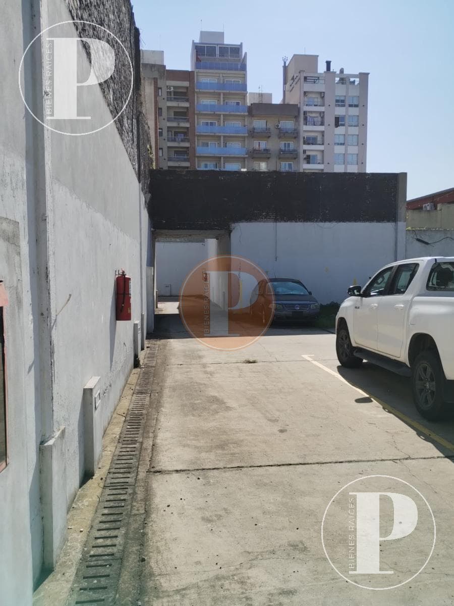 | FOR SALE | Uncovered parking space, AV. 60 between 5th and 6th, La Plata.