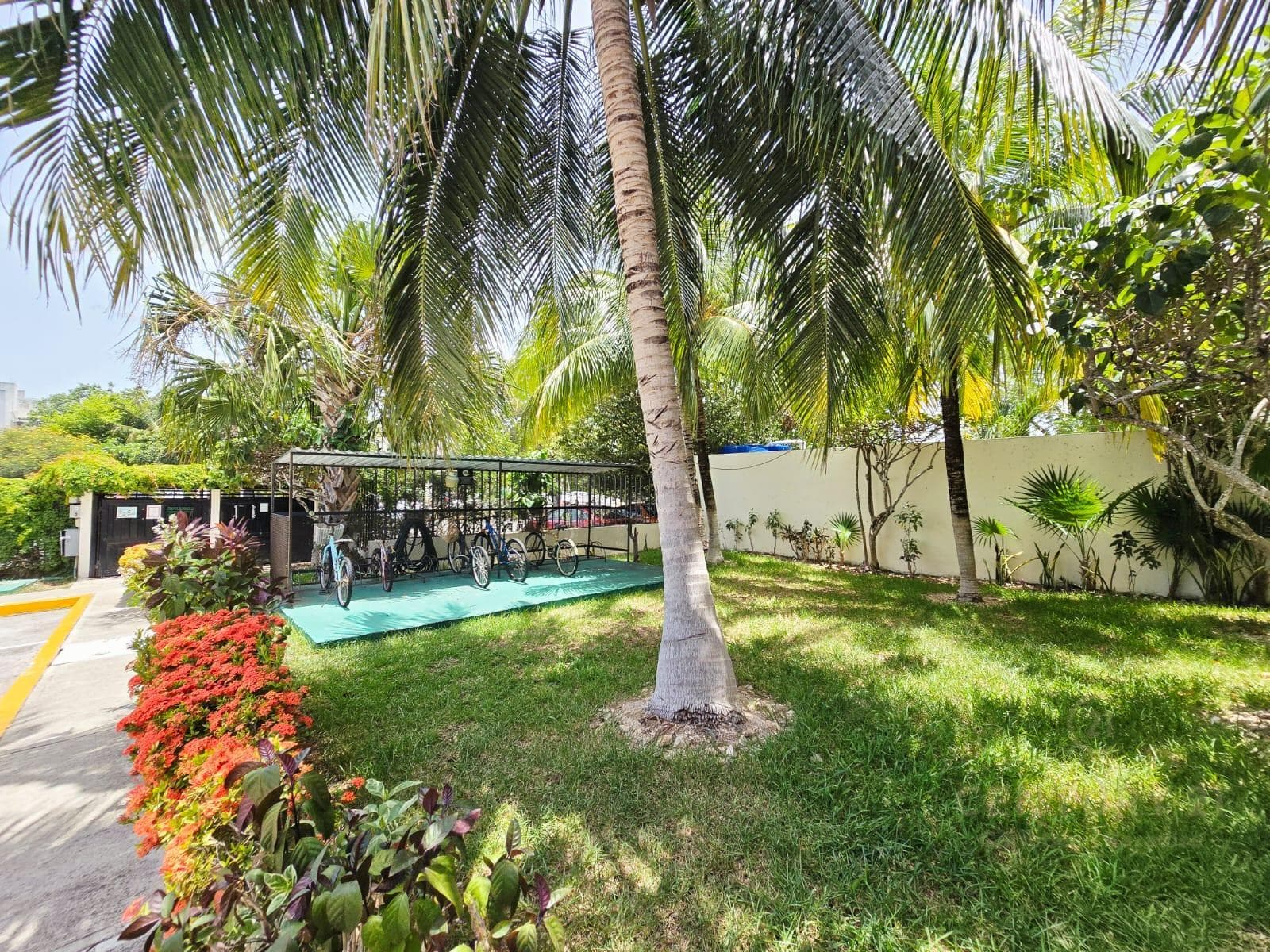 EN RENTA bonito departamento 2 rec. Cerrada Morell, Residencial Real Ibiza, Playa del Carmen P2840