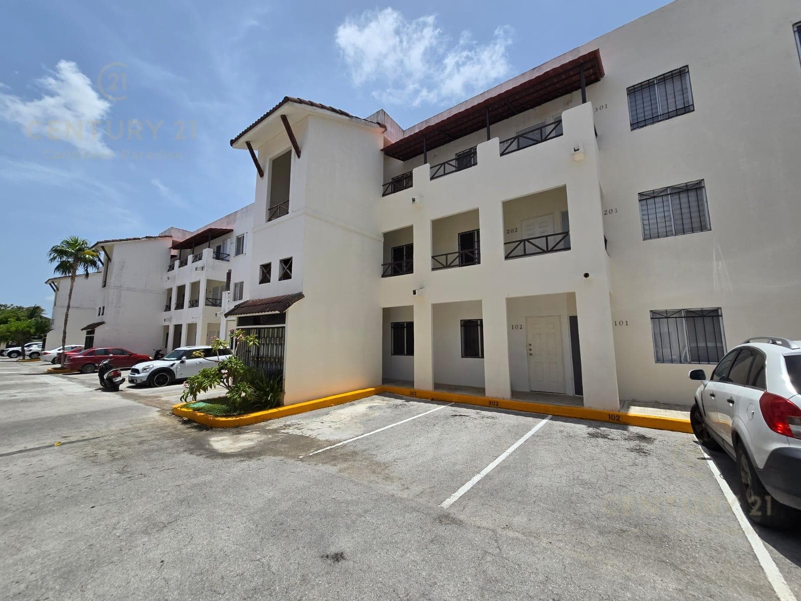 FOR RENT: Beautiful 2-bedroom apartment on Cerrada Morell, Residencial Real Ibiza, Playa del Carmen P2840