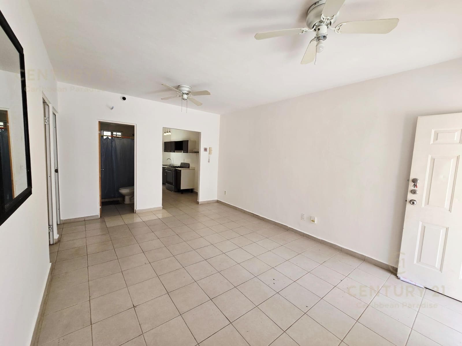 EN RENTA bonito departamento 2 rec. Cerrada Morell, Residencial Real Ibiza, Playa del Carmen P2840