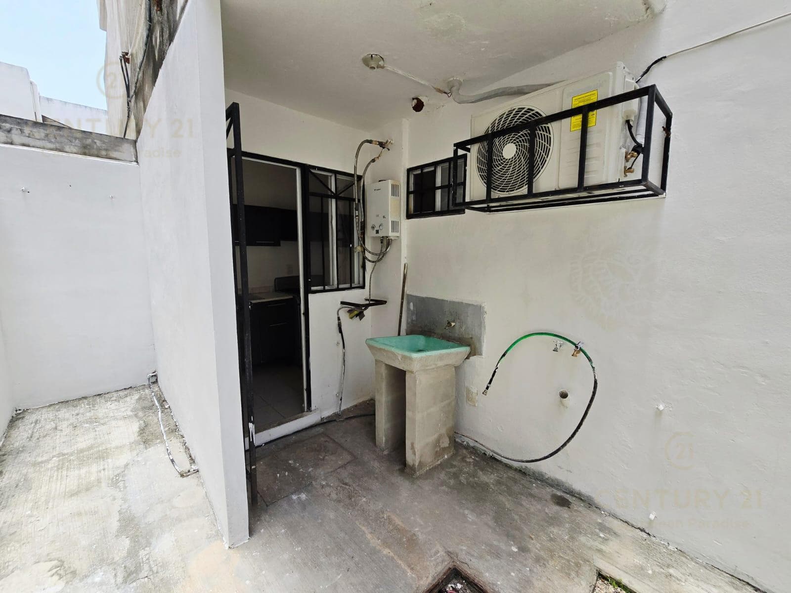 EN RENTA bonito departamento 2 rec. Cerrada Morell, Residencial Real Ibiza, Playa del Carmen P2840
