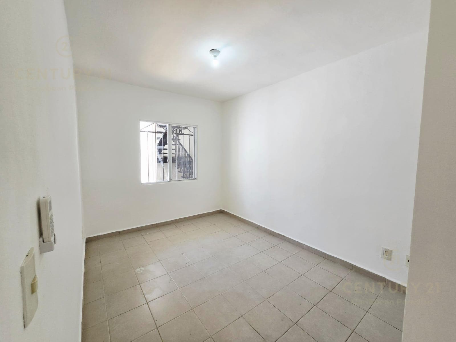 EN RENTA bonito departamento 2 rec. Cerrada Morell, Residencial Real Ibiza, Playa del Carmen P2840