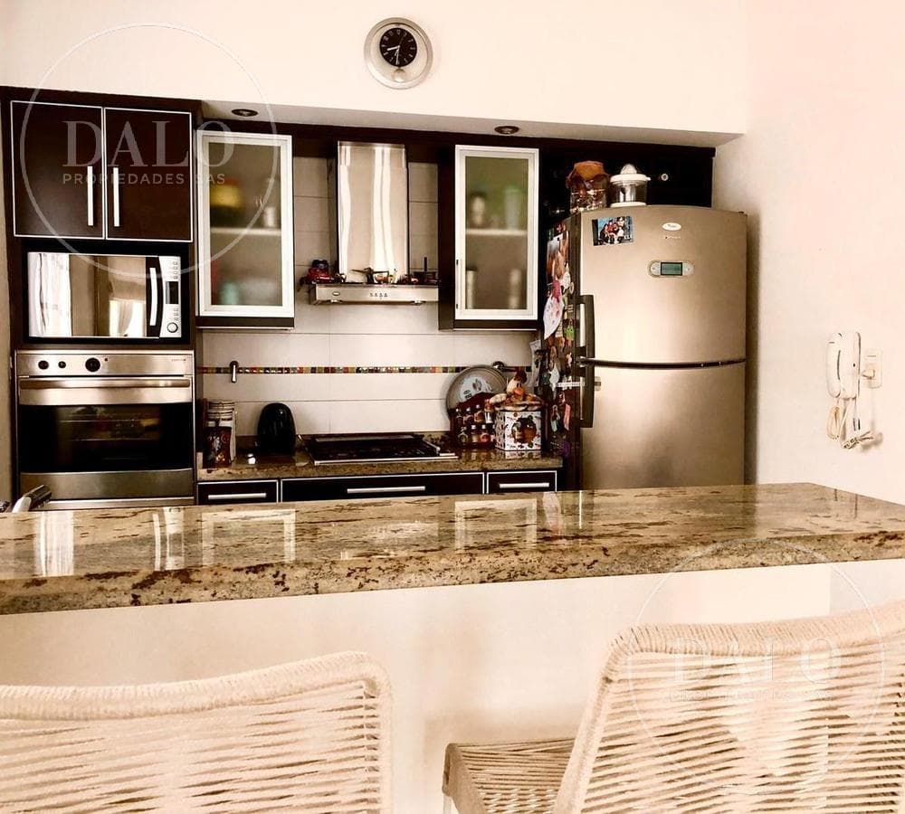House for Sale in Bernal: 3 Rooms, Garage, Terrace, Barbecue Area
