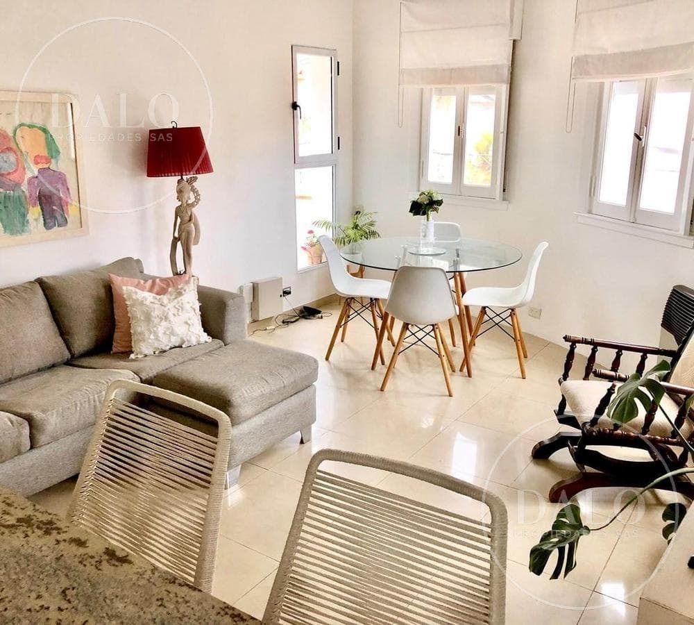 House for Sale in Bernal: 3 Rooms, Garage, Terrace, Barbecue Area