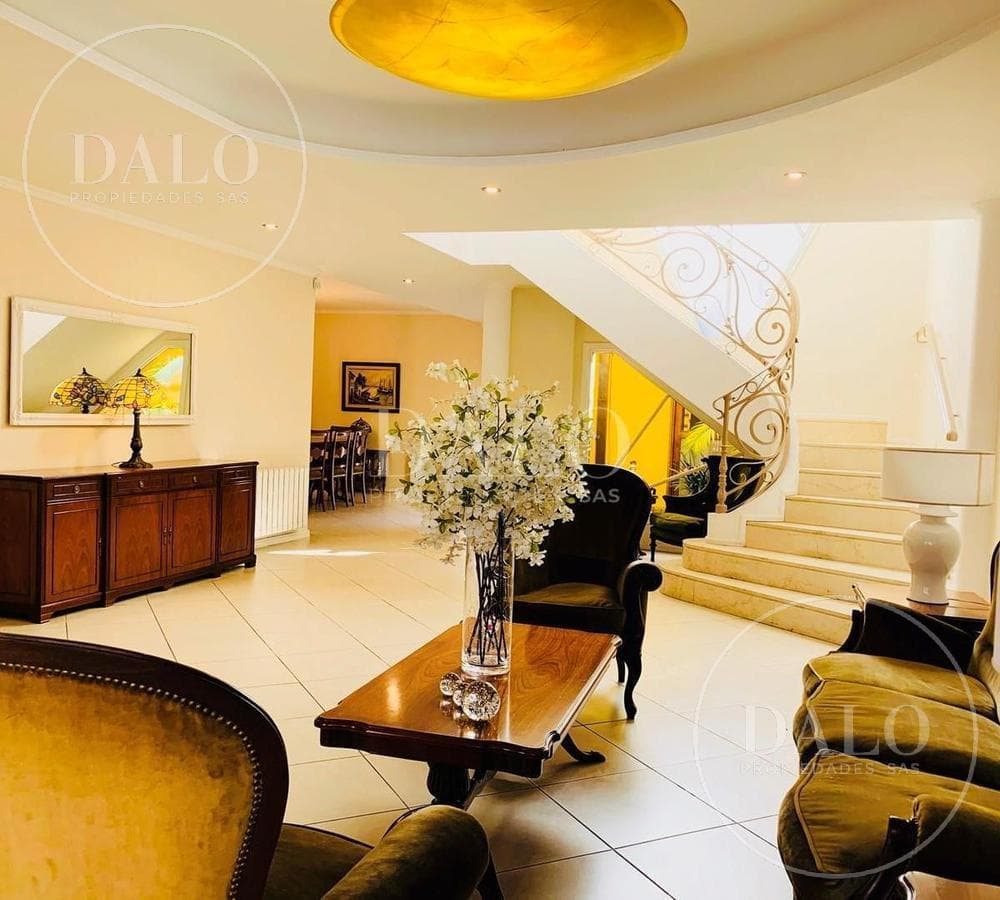 5-Room House for Sale in San Isidro, Across from the Racetrack—A GREAT OPPORTUNITY!!