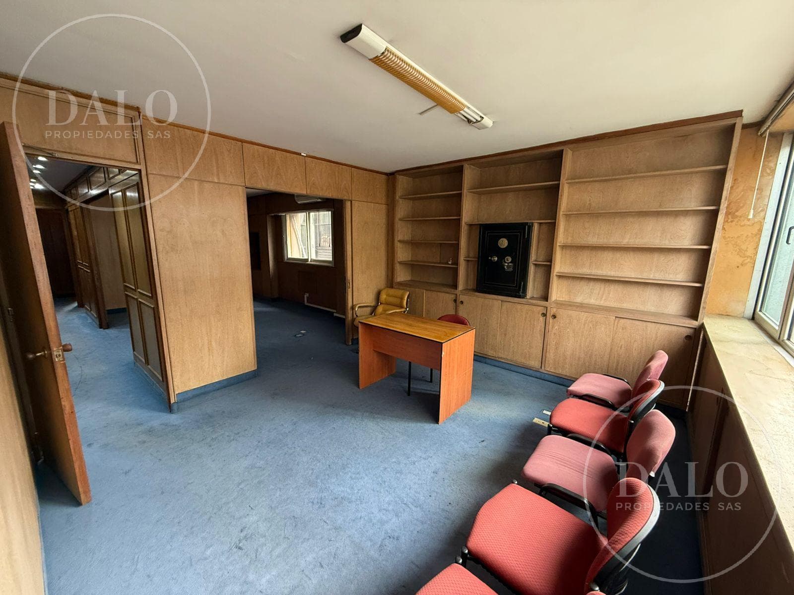 Entire-floor office space for sale in Microcentro—A GREAT OPPORTUNITY!