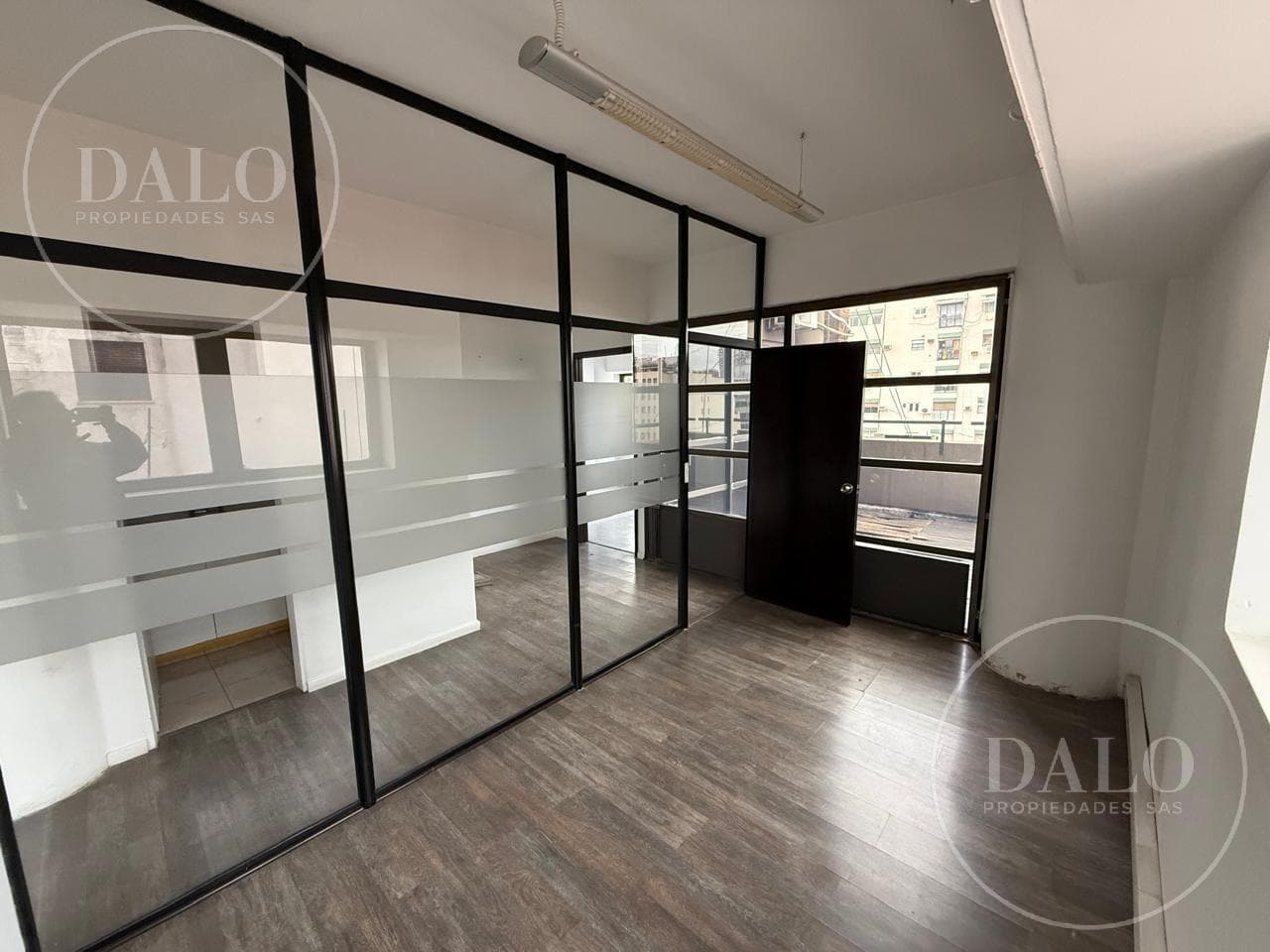 Full-floor office space for rent in Microcentro