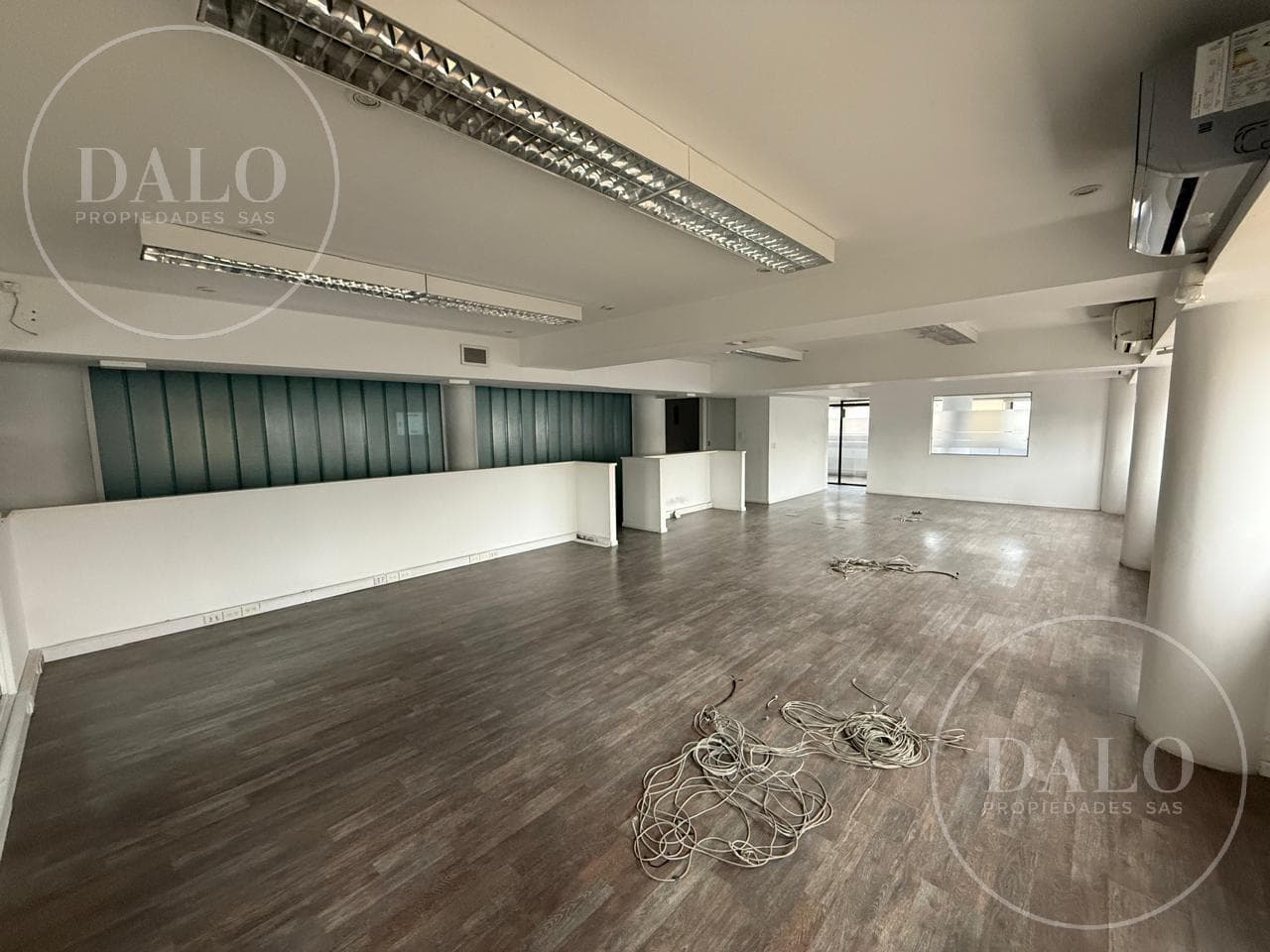 Full-floor office space for rent in Microcentro