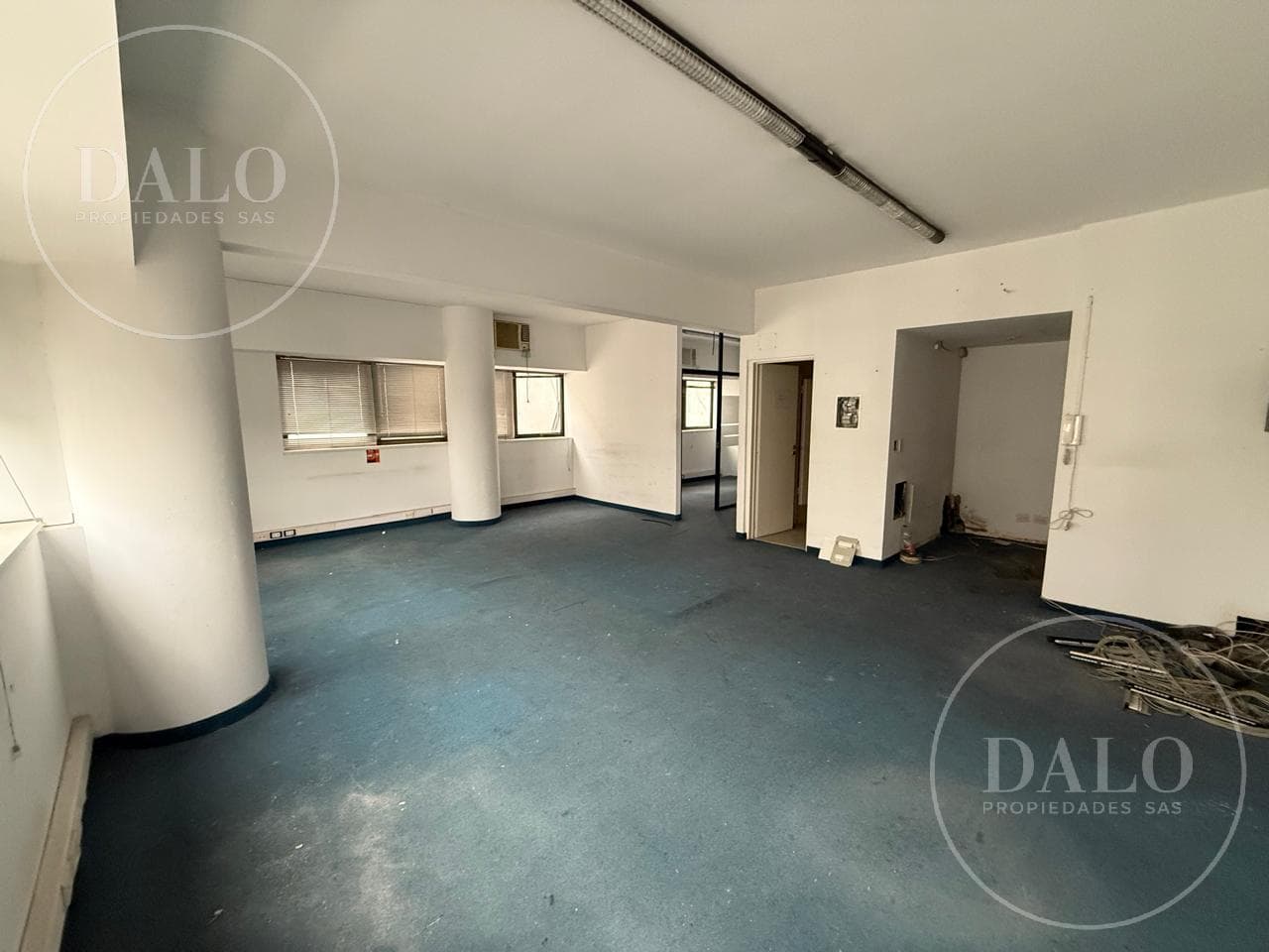 Entire-floor office space for rent in Monserrat