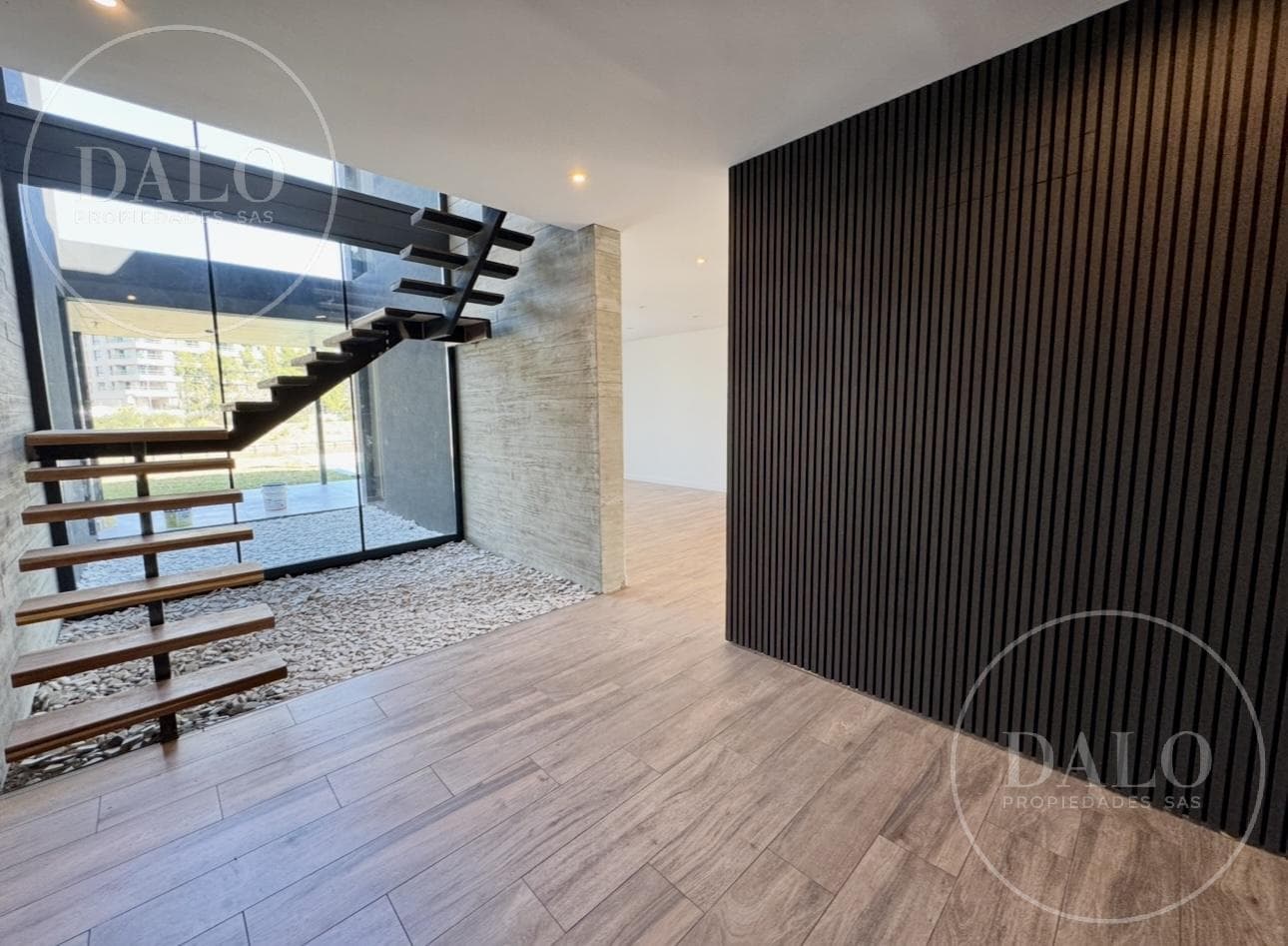 5-Room House for Sale, 300 Meters, in the Los Puentes Neighborhood, Nordelta