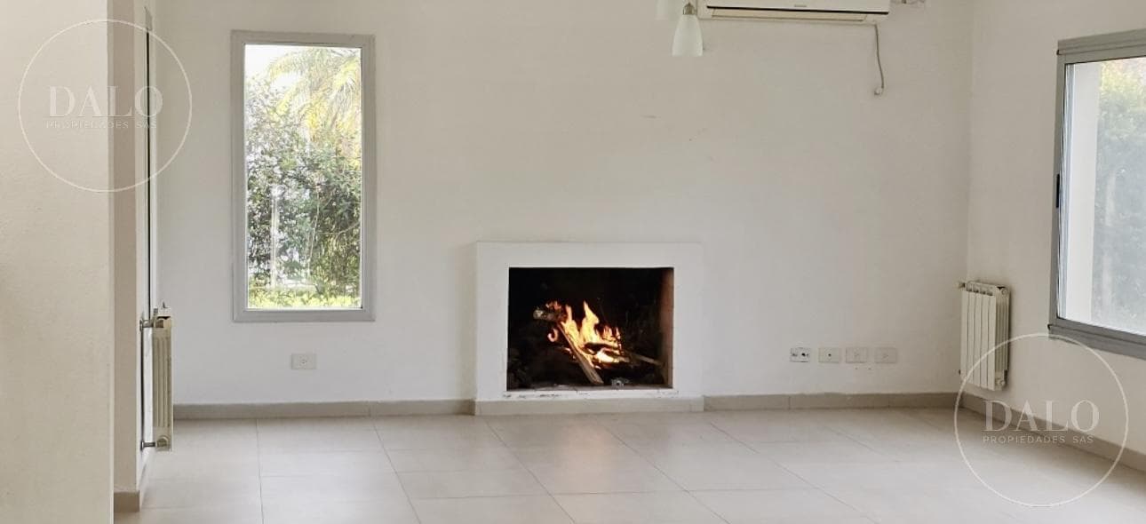 5-Room House for Sale in the Santa Catalina Nautical Neighborhood