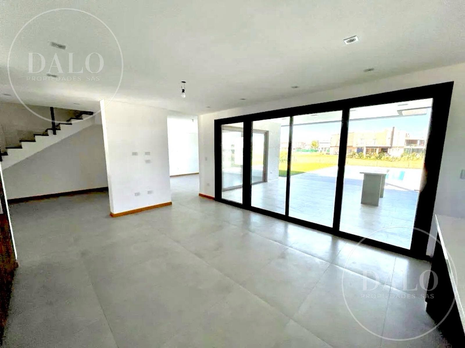 Excellent house in the Terralagos neighborhood, Canning.