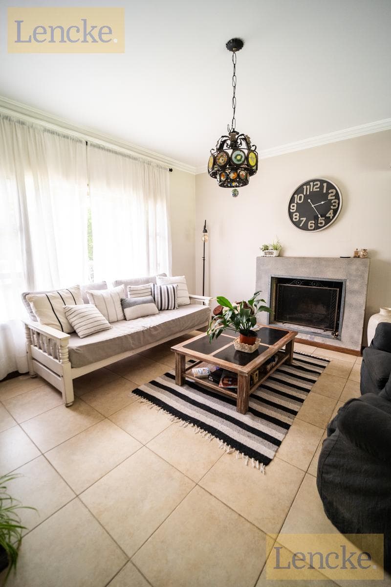 Beautiful house for sale in the La Escondida gated community, 4 bedrooms, pool