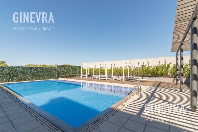 Open-concept studio apartment in Puerto Madero with a balcony and a parking space.