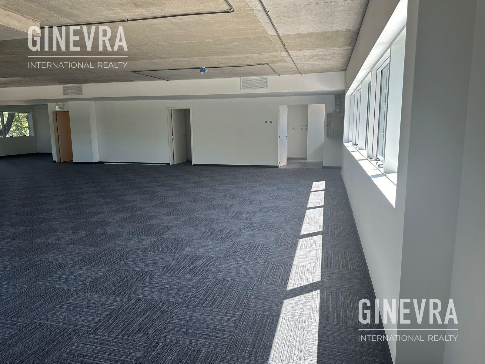 Office for Rent in Puerto Madero - 220 m2 - Malecón Dique 4 - 2 parking spaces