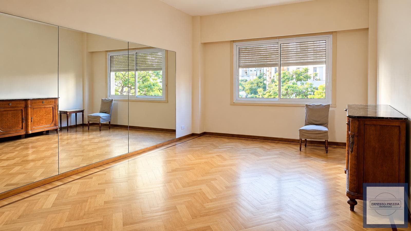 HALF-APARTMENT | 3 ROOMS | SUITABLE FOR PROFESSIONALS | IN EXCELLENT CONDITION |