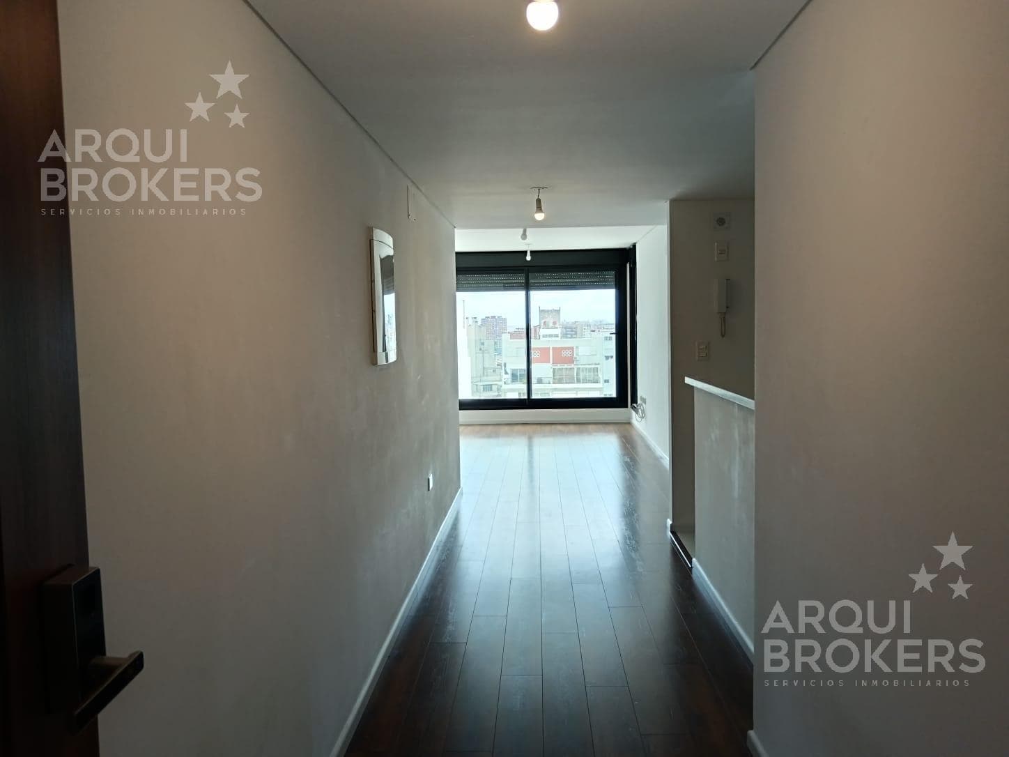 Three-bedroom penthouse apartment for sale, currently rented, in Barrio Sur - 1002