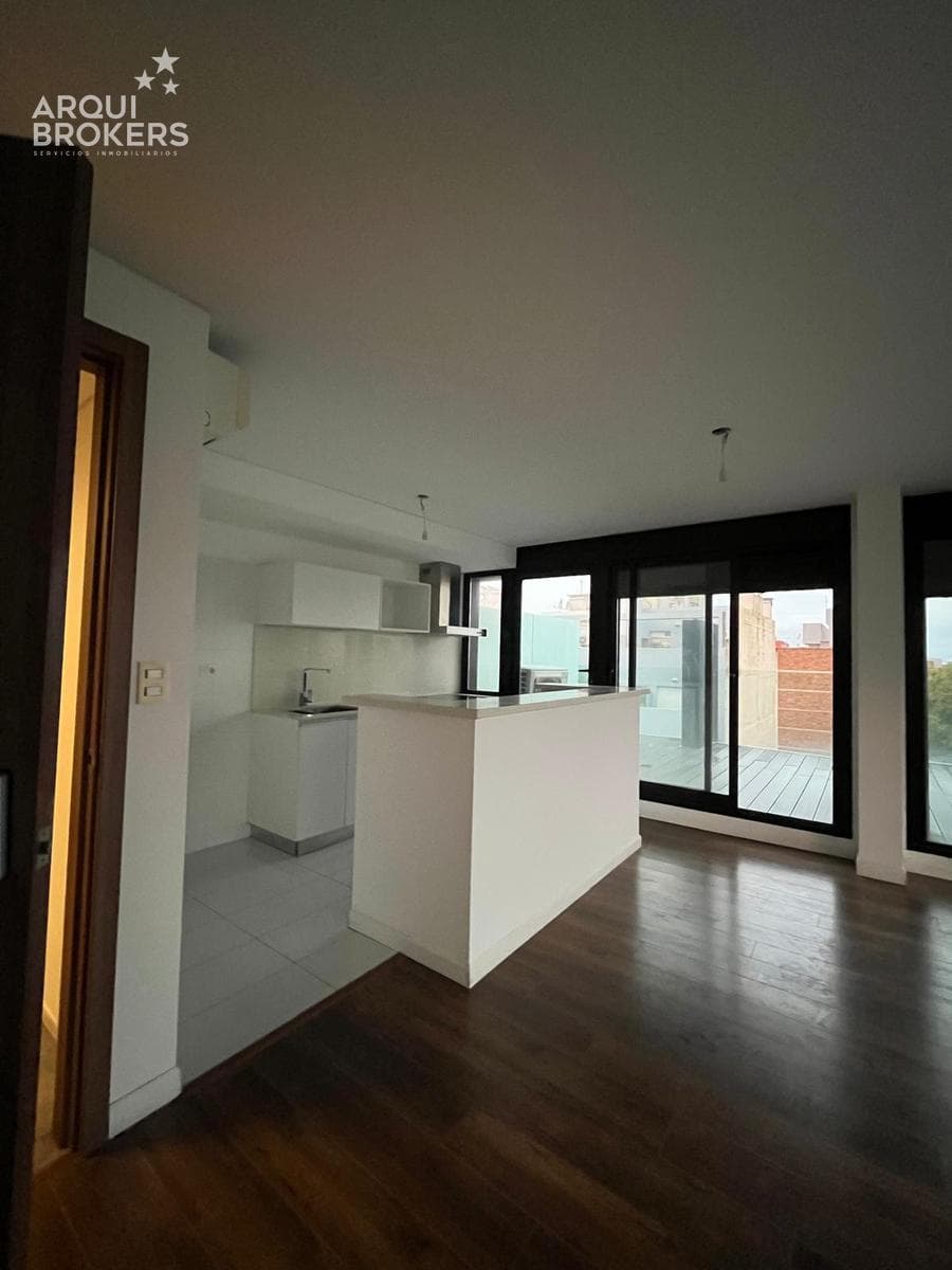Two-Bedroom Penthouse Apartment for Sale in Barrio Sur - 1001