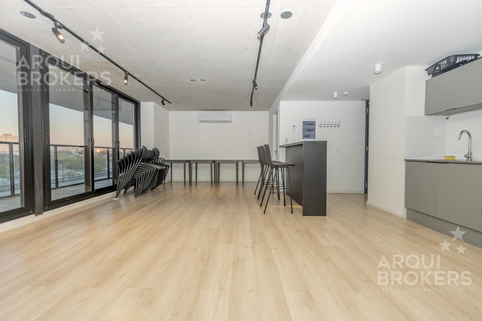 Three-Bedroom Apartment for Sale in Aguada - 1005