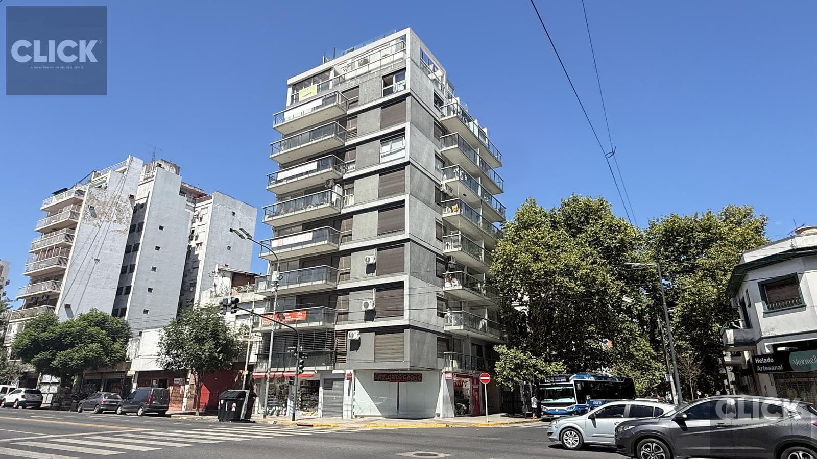 FOR SALE - 3-ROOM APARTMENT WITH BALCONY - BRAND-NEW - SWIMMING POOL - UTILITY ROOM - FLORES