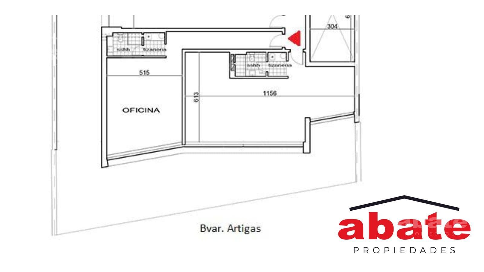 Office Building. Excellent commercial location. Facing Artigas Boulevard.