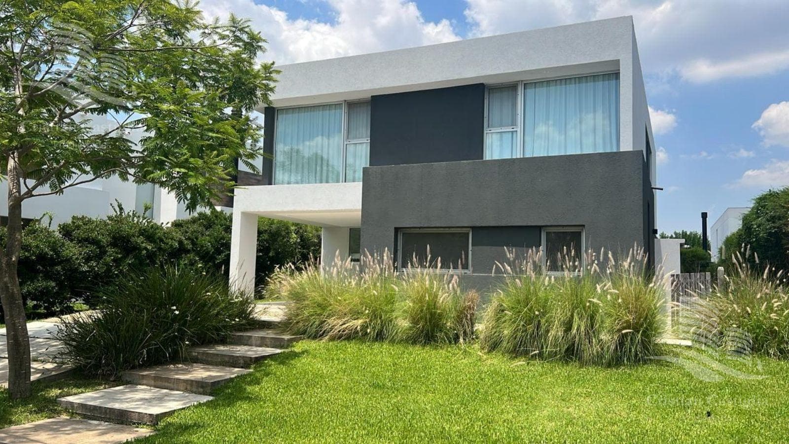For Sale: 4-Room House, Two Stories, Garden, Pool - Los Castaños, Nordelta, Tigre