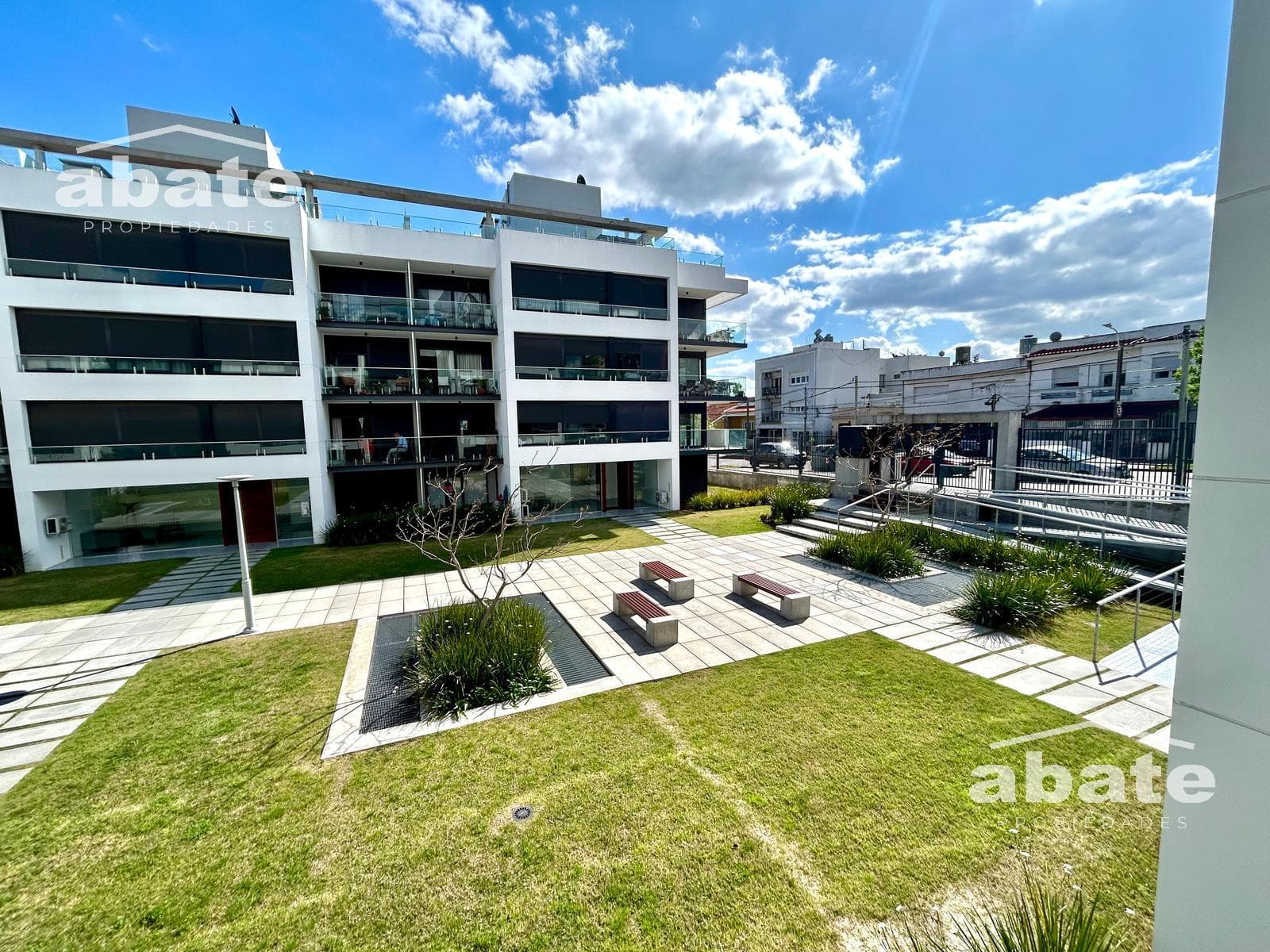 3-bedroom apartment for sale with garage and parking space in Parque Batlle