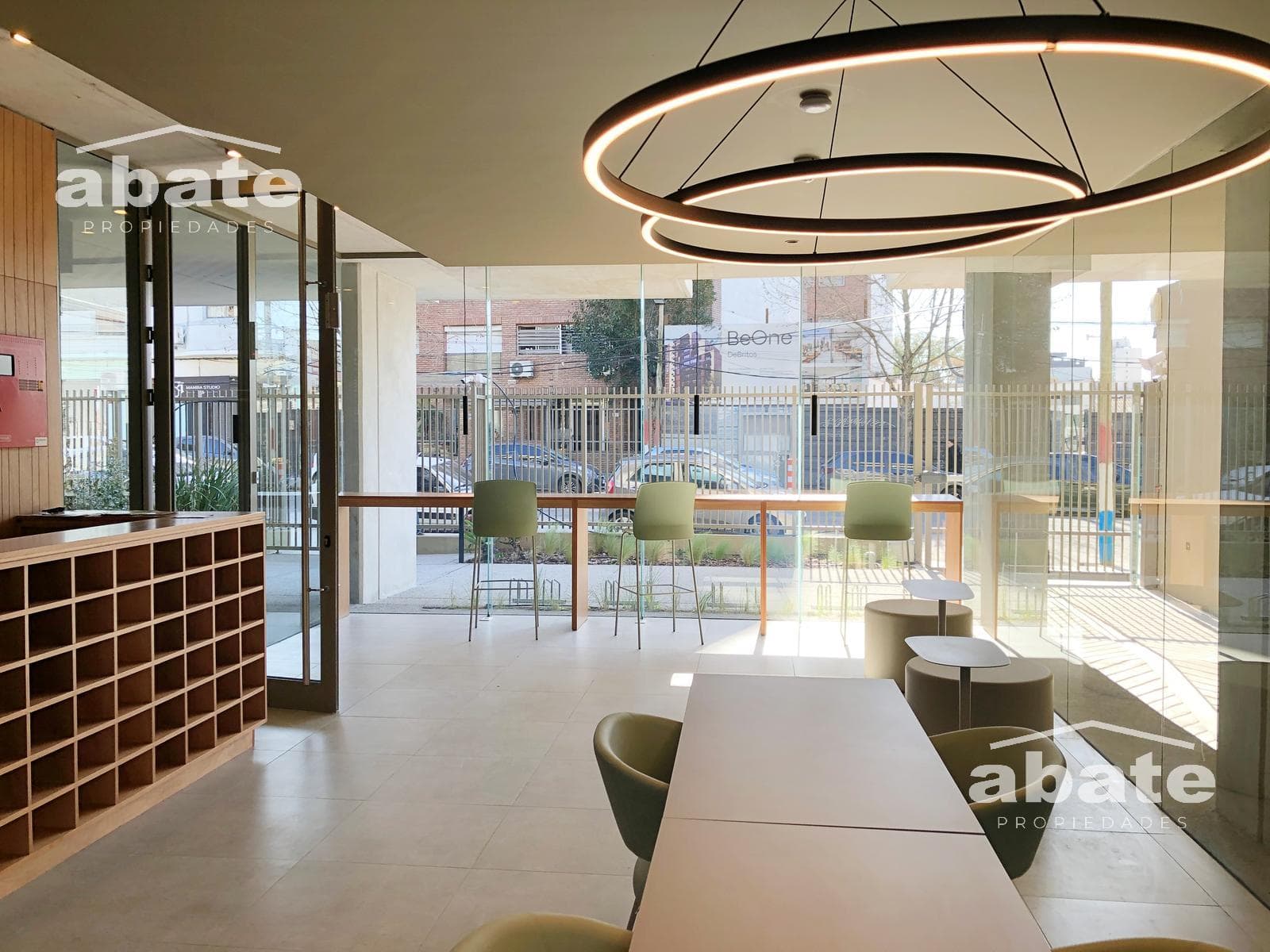 Brand-New Office or Medical Office Space for Rent Near Hospital de Clínicas