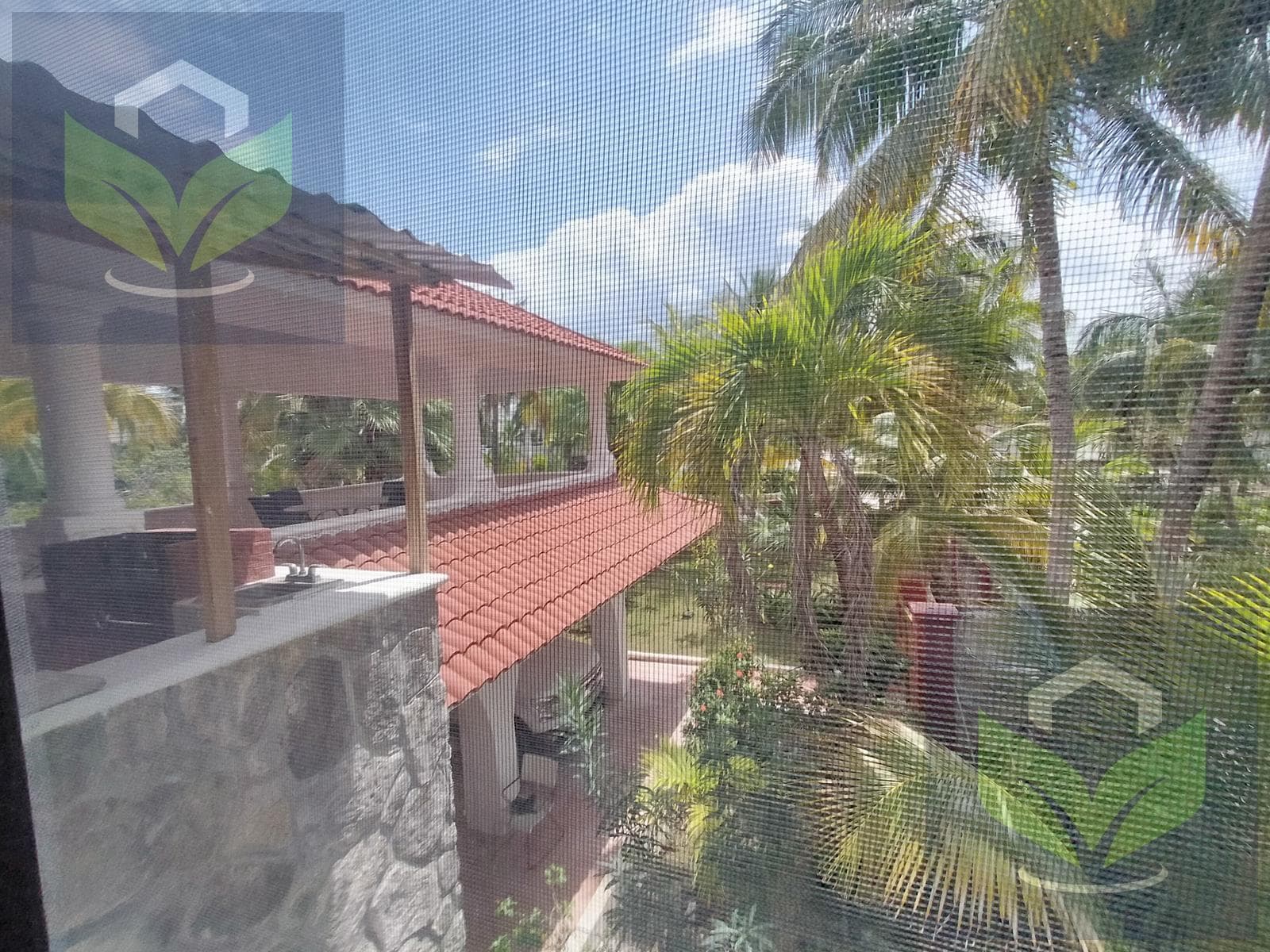 House for Sale in Playa del Carmen Near the Ocean - Paraiso