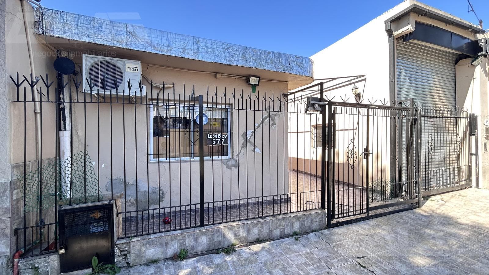 HOUSE | 5 ROOMS | BARBECUE AREA | SEPARATE APARTMENT | DOUBLE GARAGE | NORTH ITUZAINGÓ