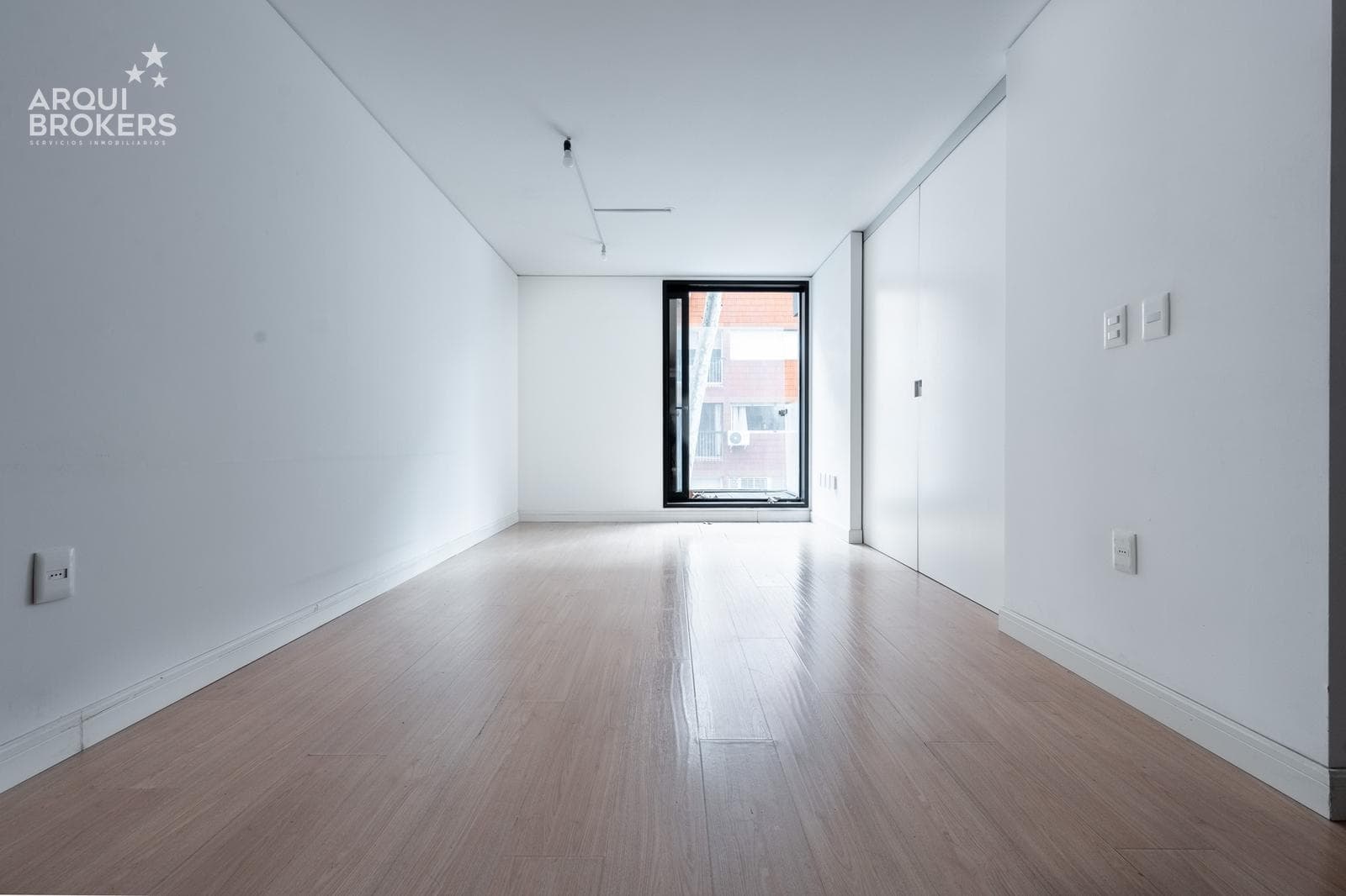 1-bedroom apartment for rent in Downtown, optional garage