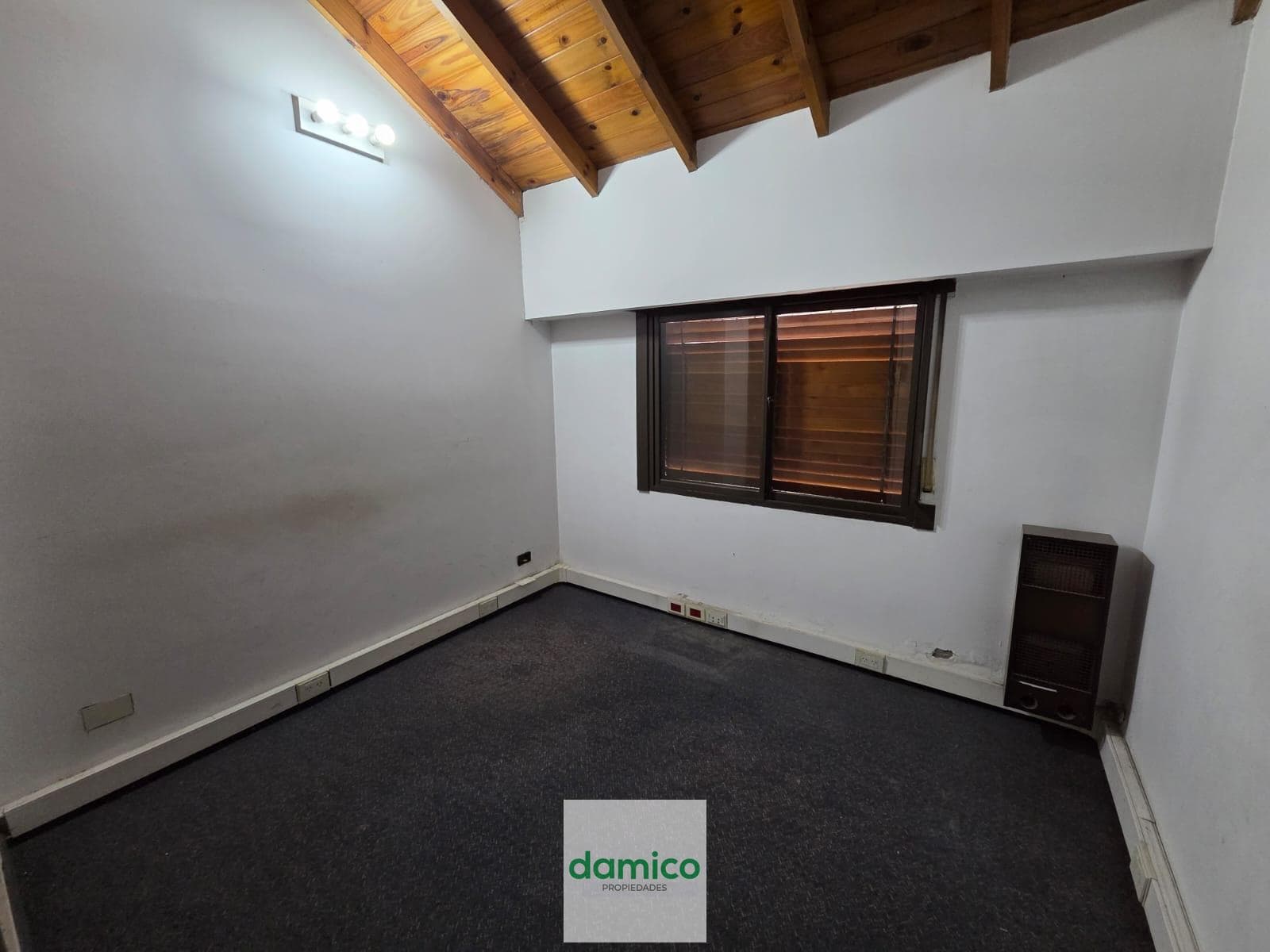 4-room office for rent in Parque Patricios