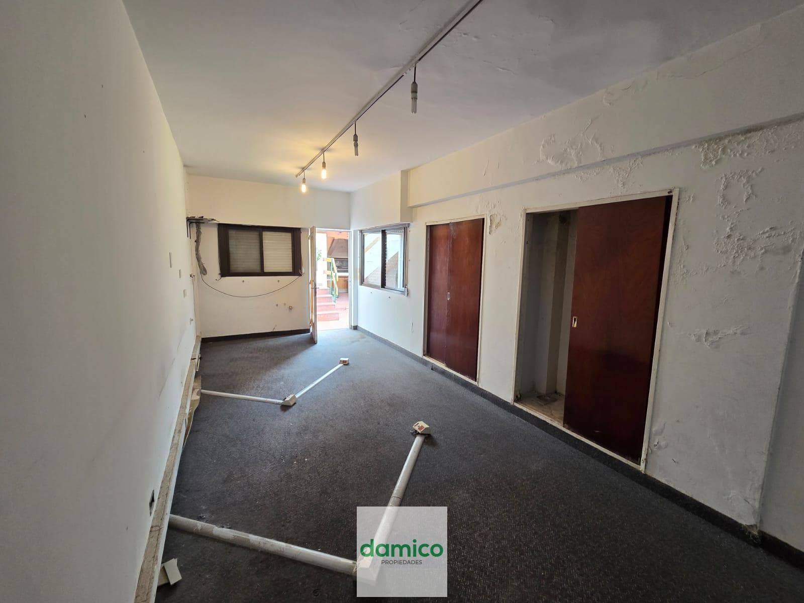4-room office for rent in Parque Patricios