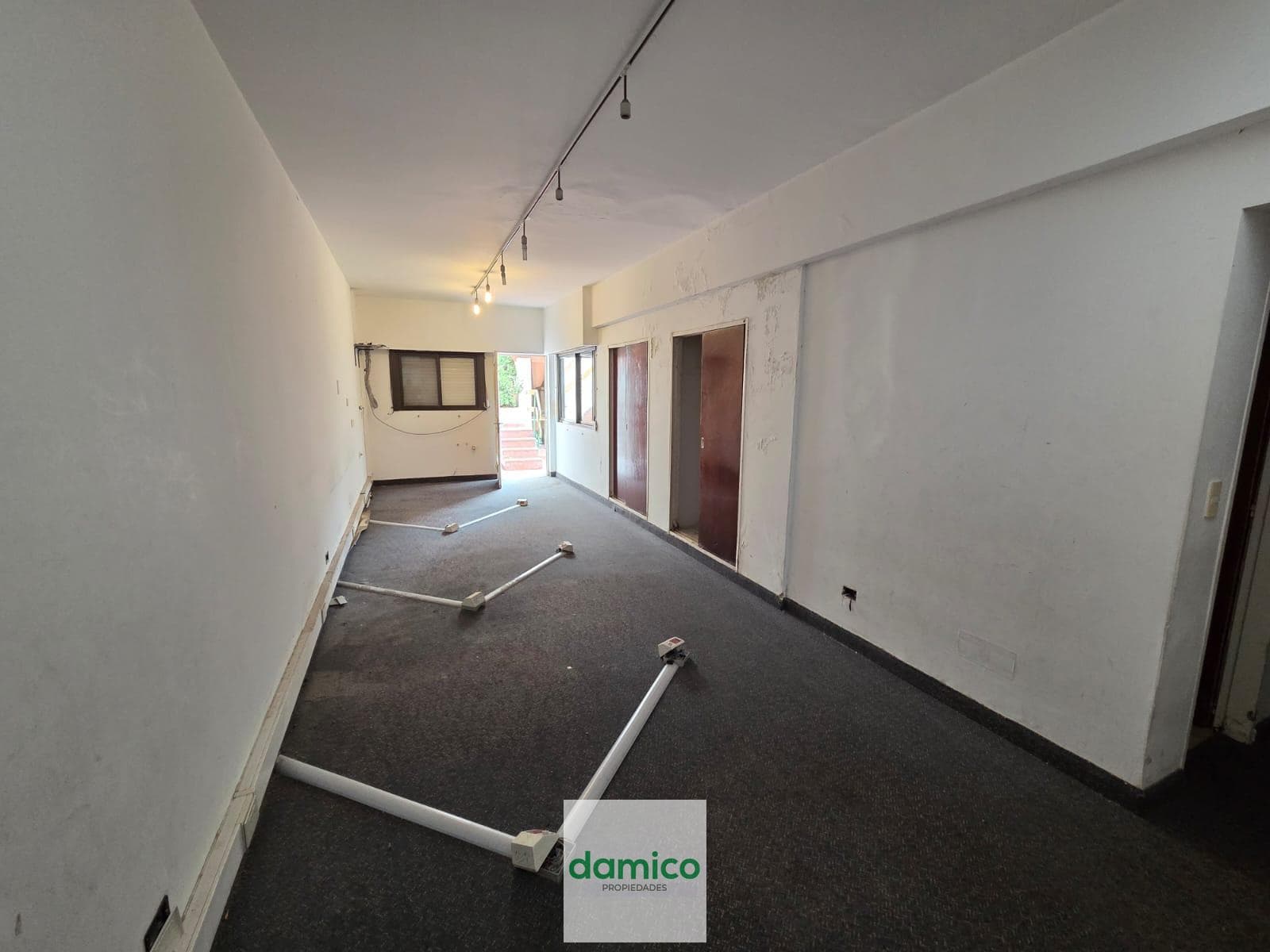 4-room office for rent in Parque Patricios