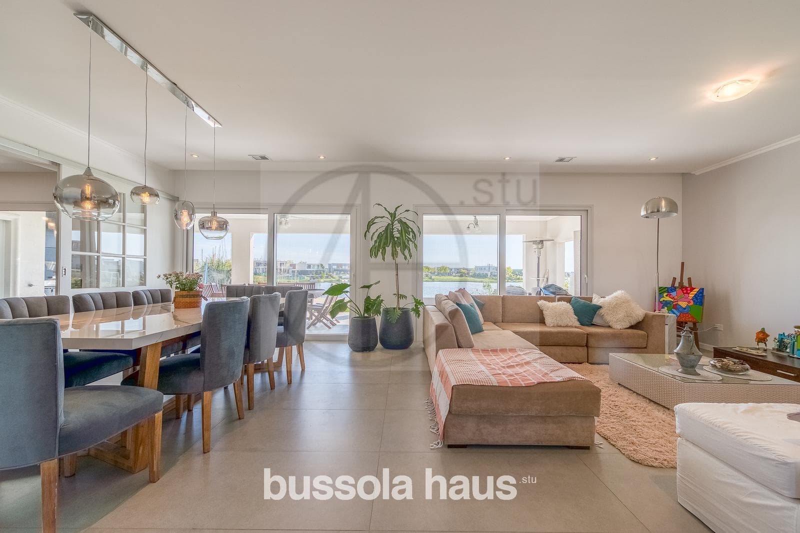 7-room house for sale in the Marinas Puertos Escobar neighborhood