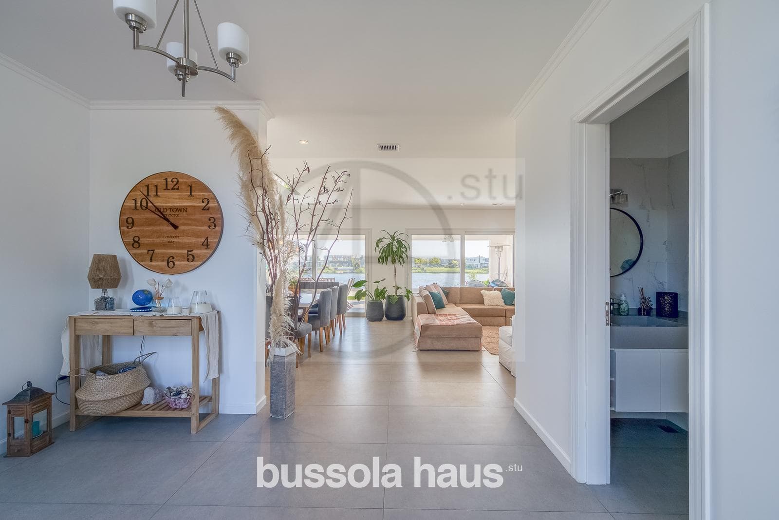 7-room house for sale in the Marinas Puertos Escobar neighborhood