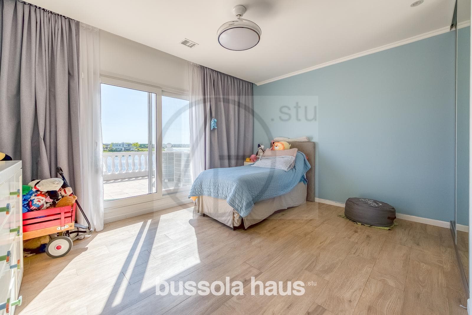 7-room house for sale in the Marinas Puertos Escobar neighborhood