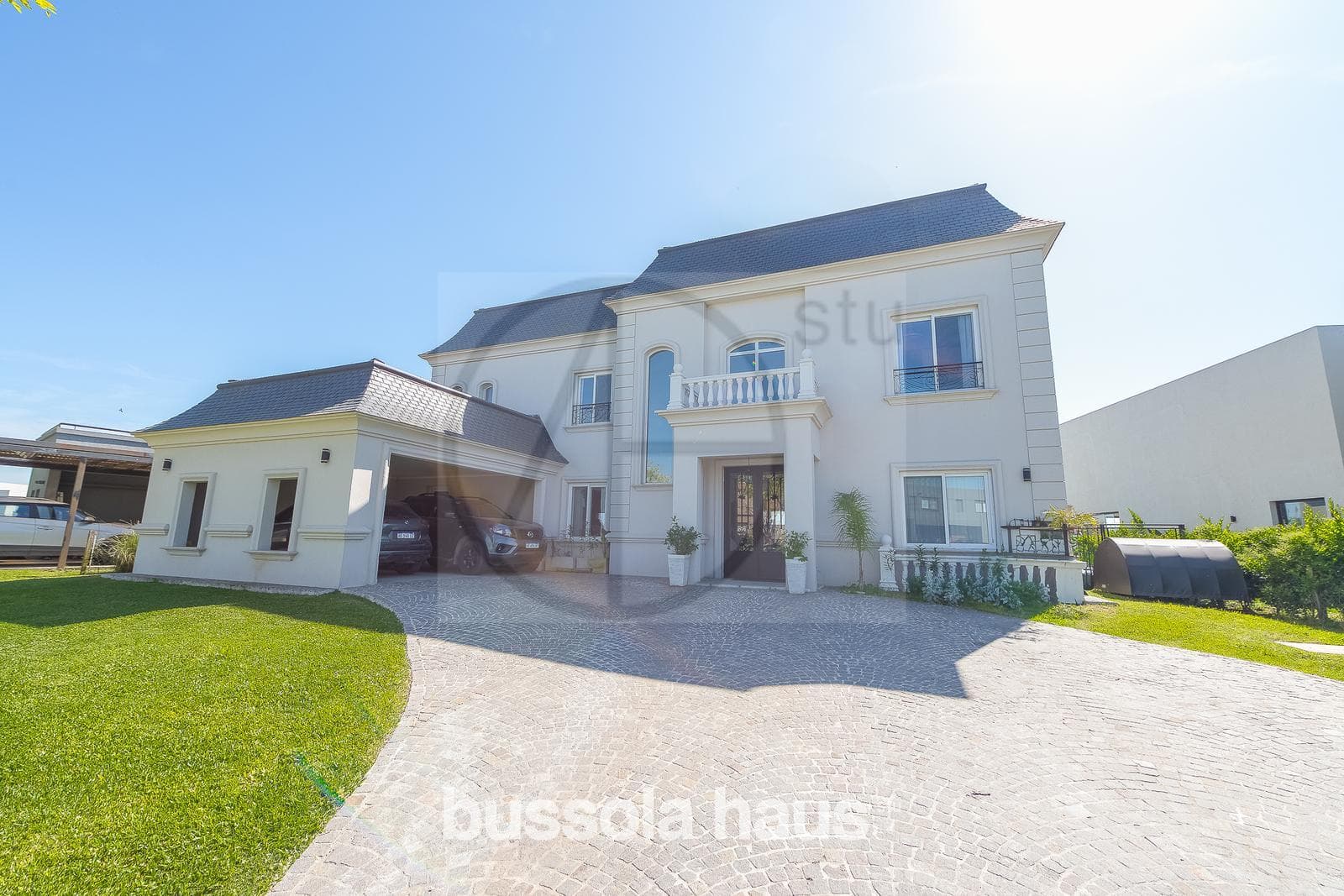 7-room house for sale in the Marinas Puertos Escobar neighborhood