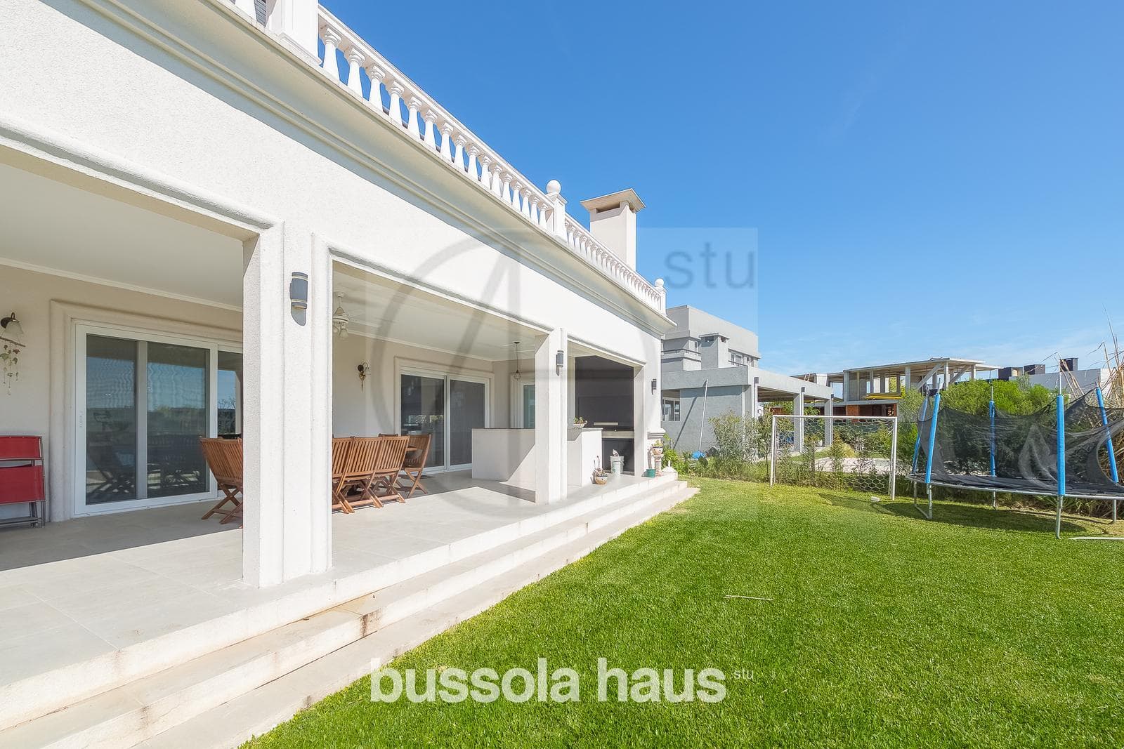 7-room house for sale in the Marinas Puertos Escobar neighborhood