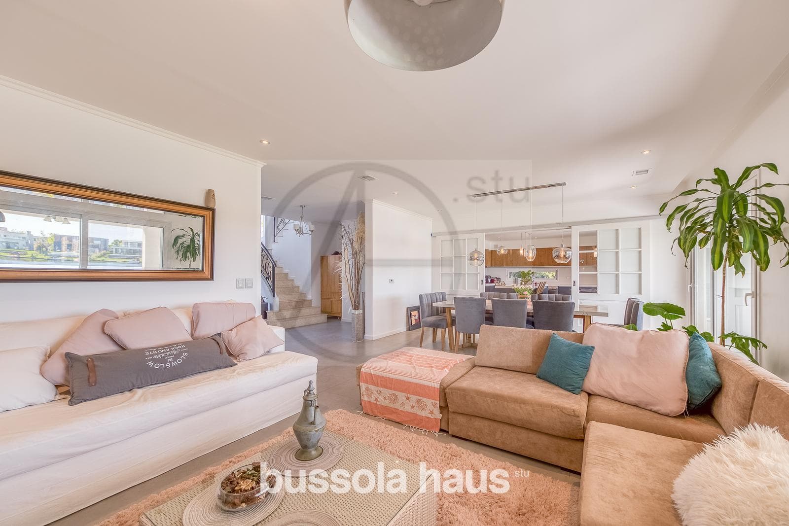 7-room house for sale in the Marinas Puertos Escobar neighborhood