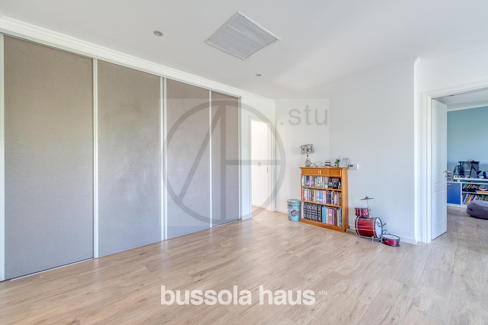 7-room house for sale in the Marinas Puertos Escobar neighborhood