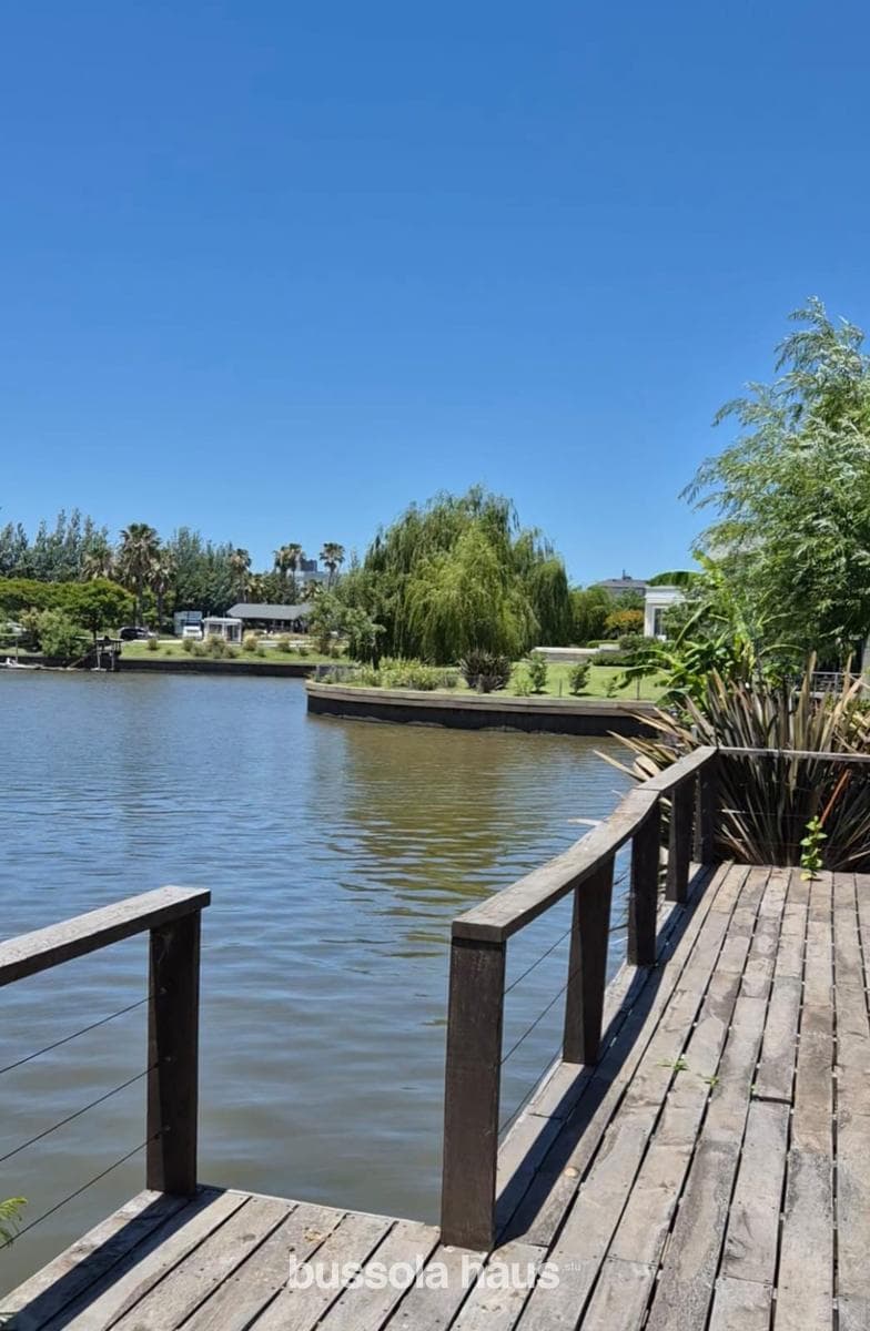 House for sale: 7 rooms in El Yacht Nordelta, Tigre