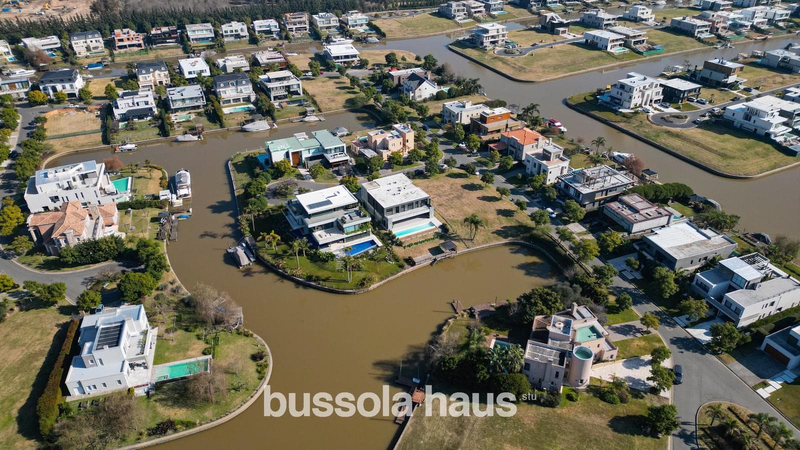 House for sale: 7 rooms in El Yacht Nordelta, Tigre