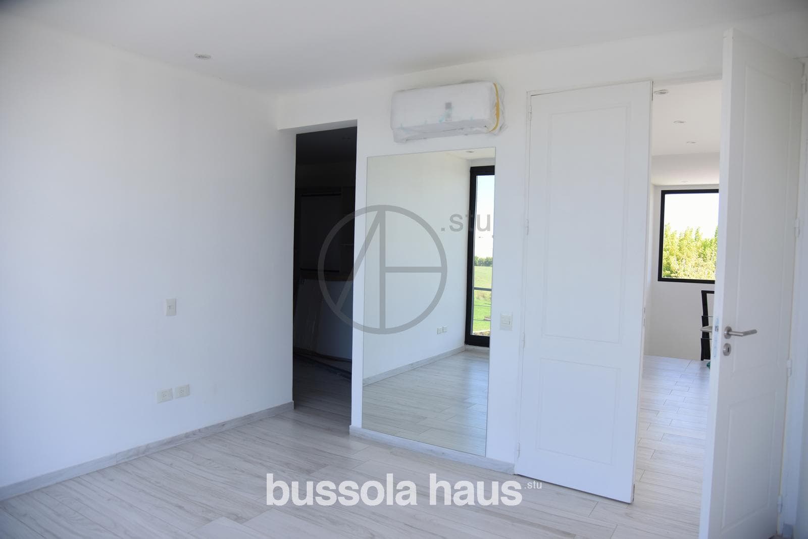 House for Sale on the Water in Acacias, Puertos Escobar
