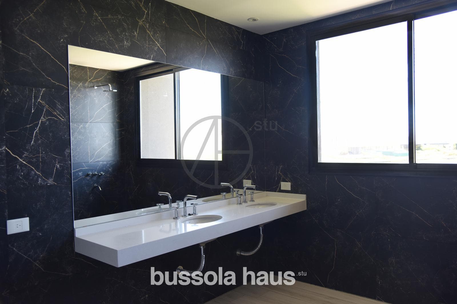 House for Sale on the Water in Acacias, Puertos Escobar